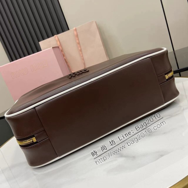 MIU MIU專櫃繆繆最新款公事包小牛皮手提包 jh2870型號：5BB117